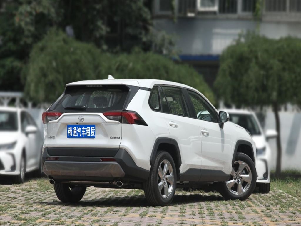 RAV4 榮放2021款 2.0L CVT兩驅(qū)風(fēng)尚PLUS版