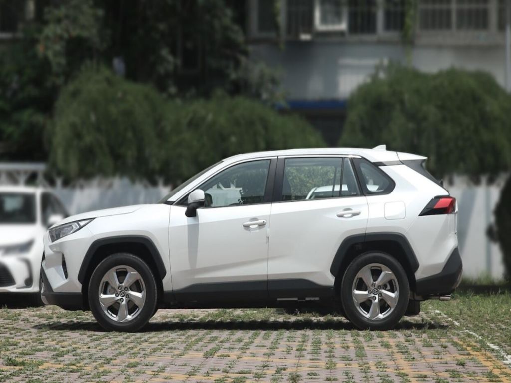 RAV4 榮放2021款 2.0L CVT兩驅(qū)風(fēng)尚PLUS版